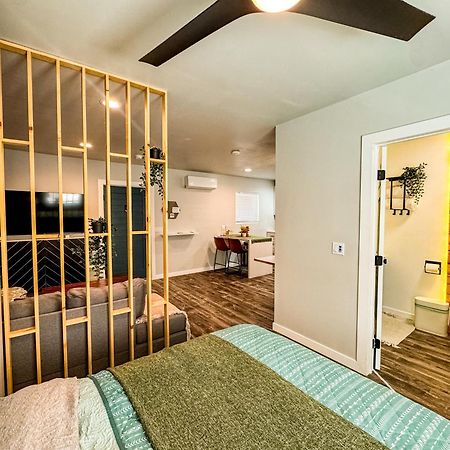 Private-Suite, Kitchen, Laundry, Rainfall Shower, 4Ktv El Centro Bagian luar foto
