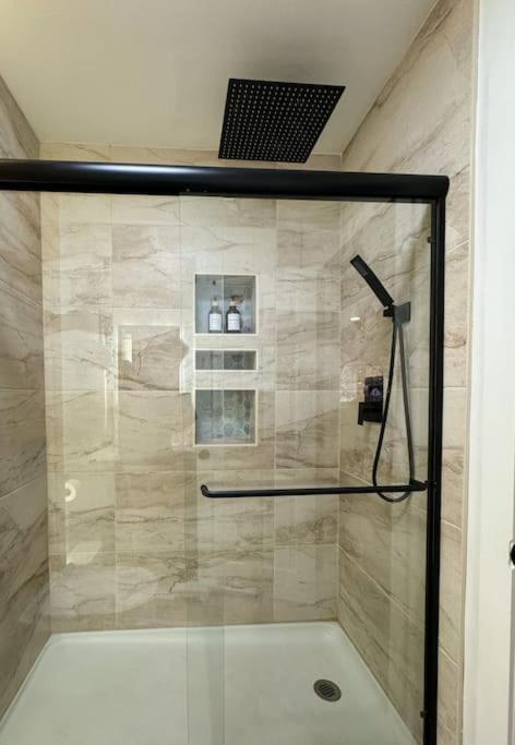 Private-Suite, Kitchen, Laundry, Rainfall Shower, 4Ktv El Centro Bagian luar foto